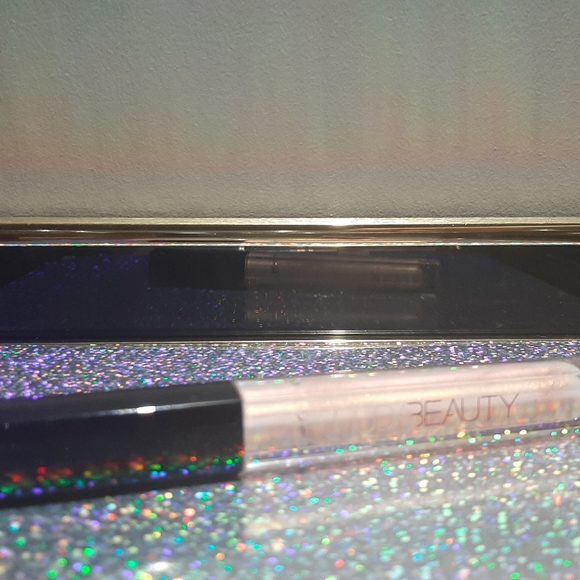 Huda Beauty Lip Strobe - Enchanted - Picture 2 of 2